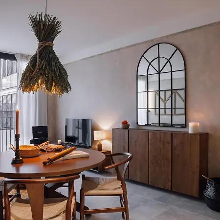 Pedrera - 2 Bedrooms In Eixample Esquerra *