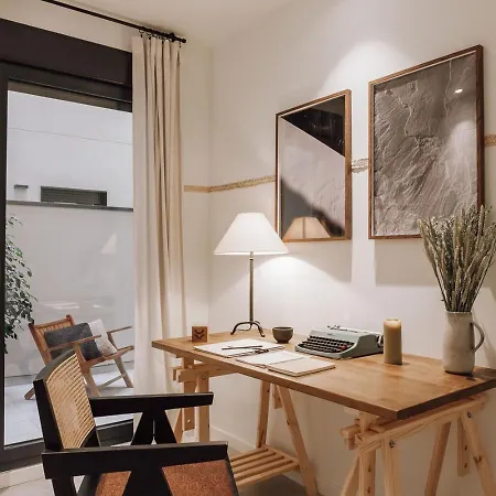 Pedrera - 2 Bedrooms In Eixample Esquerra * Barcelona