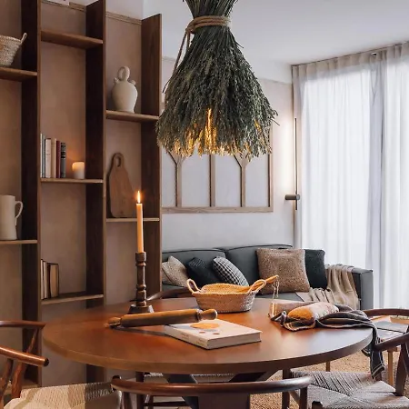 Pedrera - 2 Bedrooms In Eixample Esquerra Barcelona